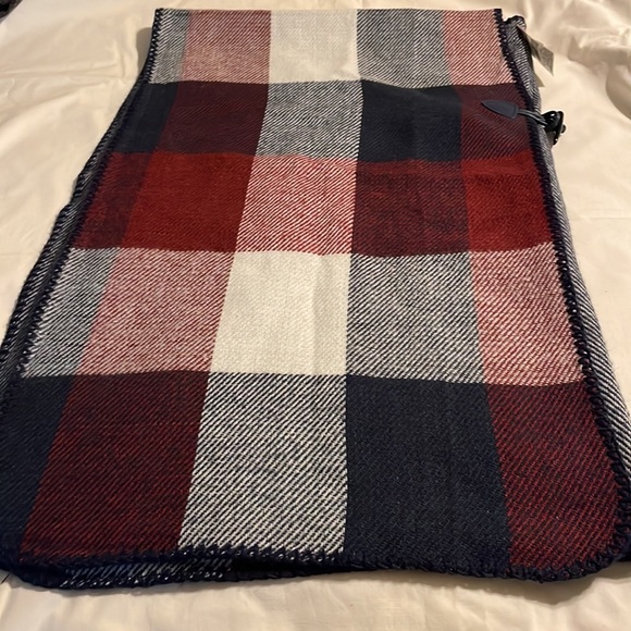 Poncho - Picture 2 of 4